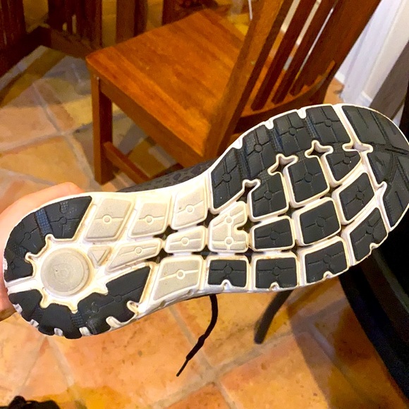 Brooks running shoes - Picture 4 of 5